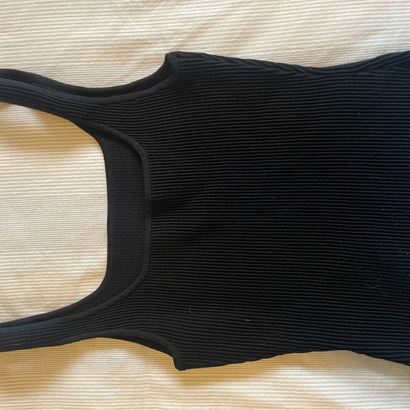 Black Babaton tank from Aritzia - Picture 3 of 3